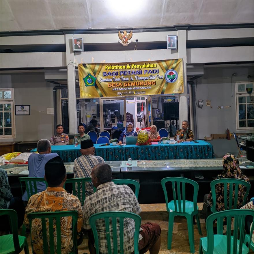 Puluhan Petani Desa Gemurung Terima Bantuan Bibit Padi dari Pemerintah Pusat